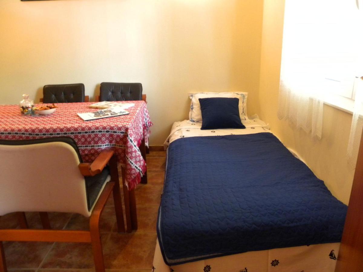 Apartments Aleksandra Risan Bagian luar foto
