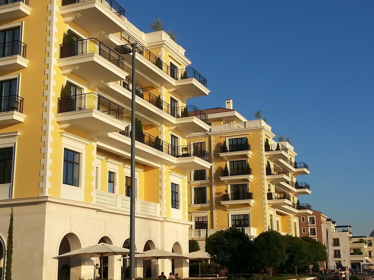 Apartments Aleksandra Risan Bagian luar foto